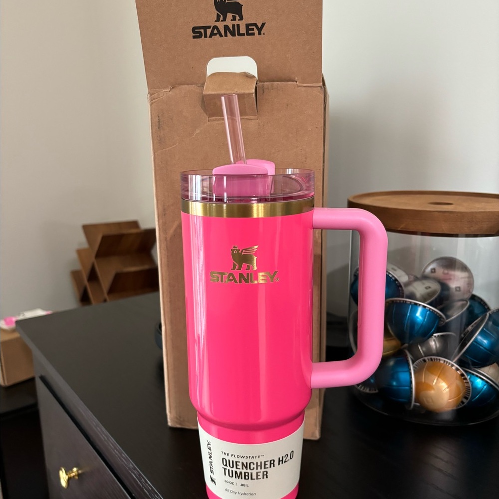 30oz Stanley, the color is pink parade